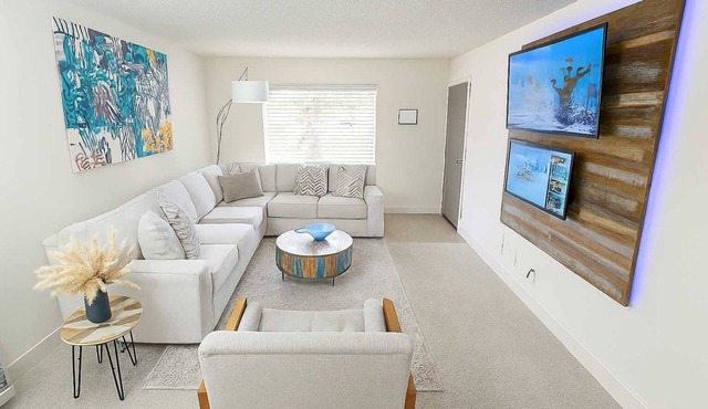 FIFA Royal Retreat | 2BR 5 Min Walk to Galleria