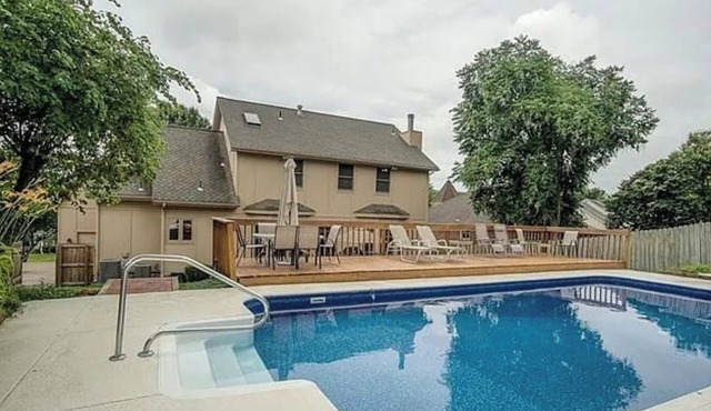 FIFA World Cup Hub: 8 Mins to Arrowhead + Pool!