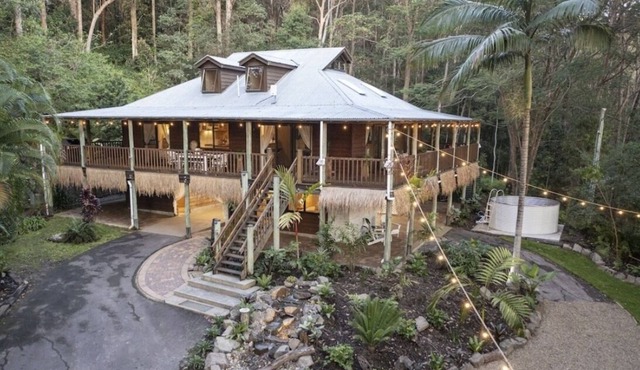 Fijian Hinterland Retreat - sauna, heated pool, 15mins to beach!