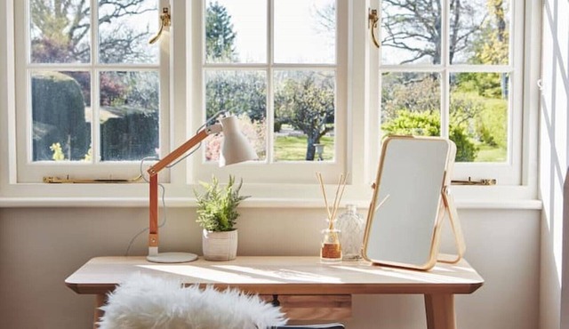 Filbert cottage, log fire and tennis court