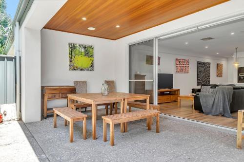 Filmer Art Gallery 3BR, Kayaks, BBQ, Study, Wi-Fi