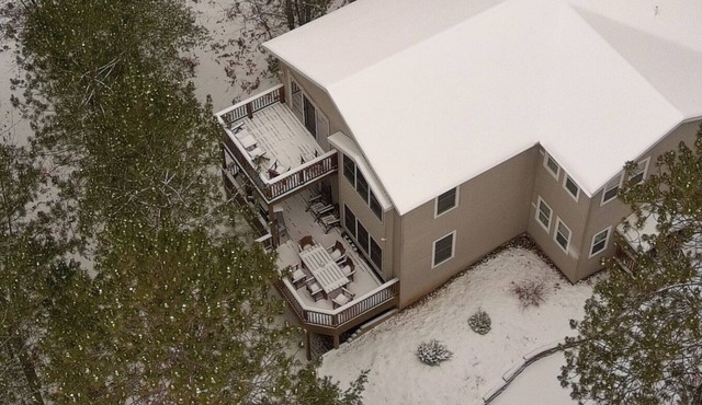 Final ski days! Game room, near Boyne and Nubs! n