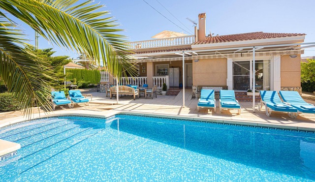 Finca Agapito (6p) with pool in Alicante