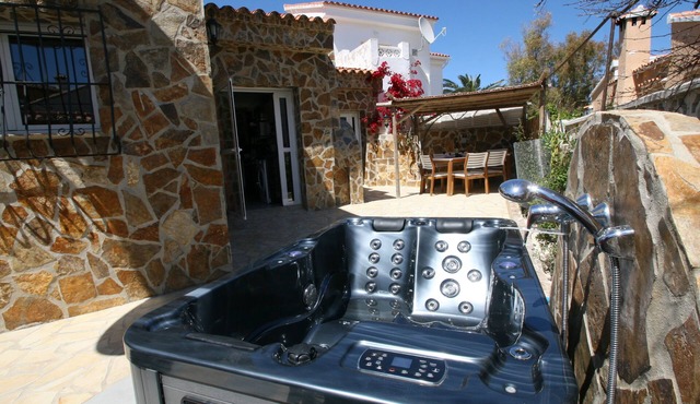 Finca Brownies, top natural stone villa by the sea