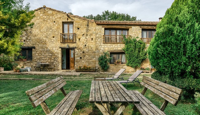 Finca "Can L'Hospitalet" with Private Pool, Private Terraces & Wi-Fi