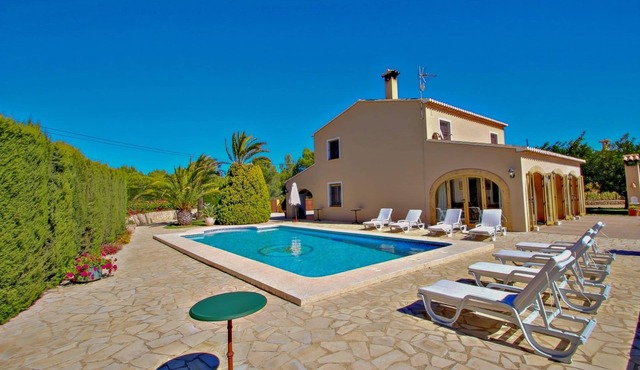 Finca Cantares - holiday home with private swimming pool in Benissa