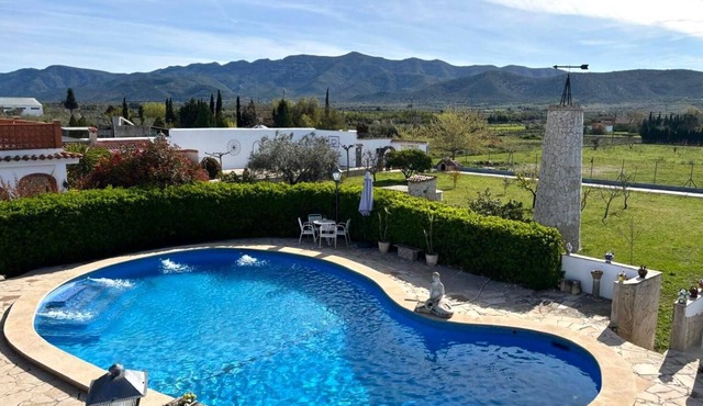 Finca el Placer: Private villa, swimming pool, BBQ, Chill out, ideal for groups and families.
