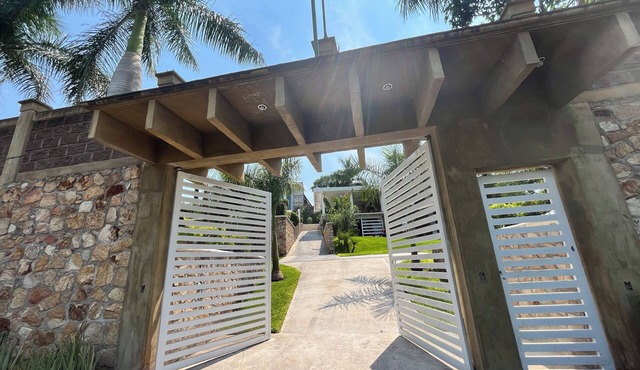 Finca Flor de Loto - House with swimming pool in Tequesquitengo