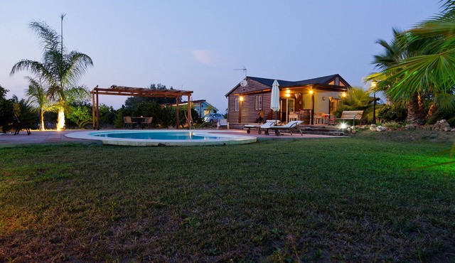 FINCA LOS SUEÑOS. BEAUTIFUL WOODEN HOUSE