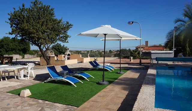 Finca on 2500m² with pool for the large family or group up to 12 people + x
