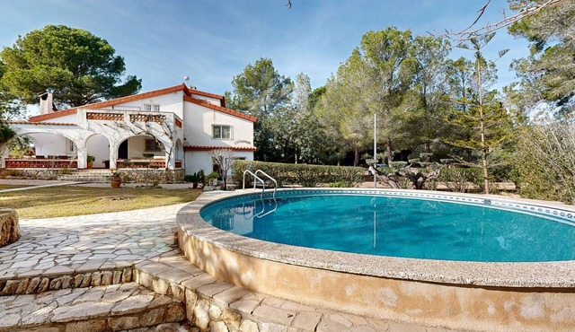 Finca Serena, cosy rural house with private pool.