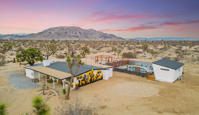 FINCA TECOLOTE Retreat/Pool and Spa on 5 Acres surrounded by Joshua Trees