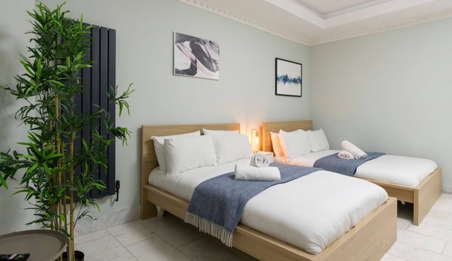 Finchley Road Studios by PrimeCityHosts - S4