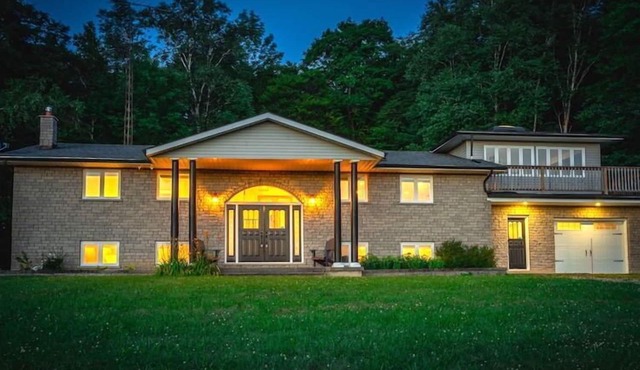 Find peace, comfort, and privacy at our spacious countryside home nestled in the heart of nature in Chatsworth!