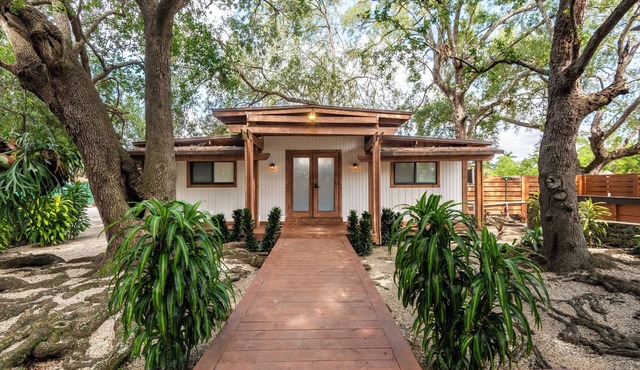 Find Peace - Tiny House in Japanese Garden