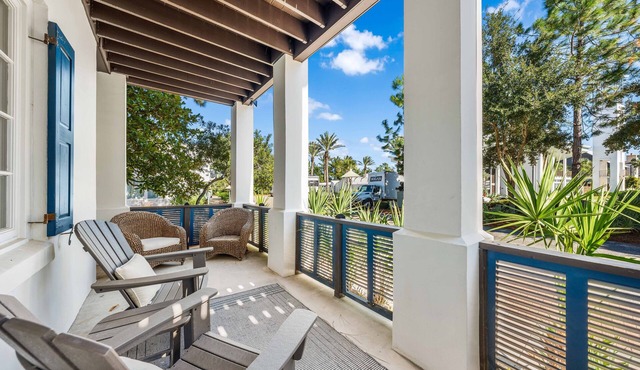 Find The Best Seat at The Front Row/Quiet Area on St. Augustine Green in Rosemary/4 Bikes