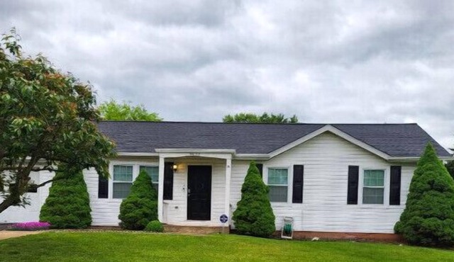 Find Your Dream Home: Unique and Convenient 2-Story House!