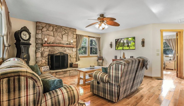 Find Your Perfect Escape at Red Oak Cabin