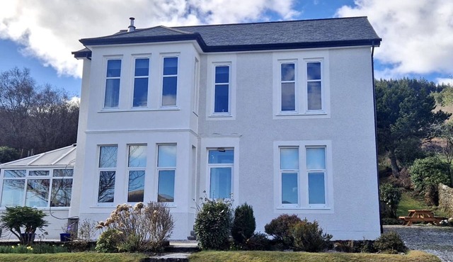 Findhorn Upper - waterfront location, sea views, pet friendly