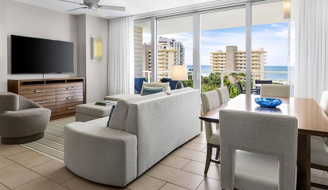 𝐅𝐢𝐧𝐝𝐢𝐧𝐠 𝐌𝐞𝐢𝐥𝐢’𝐬 Beautiful Beachfront Crystal ShoresResort+Amenities