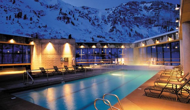 𝐅𝐢𝐧𝐝𝐢𝐧𝐠 𝐌𝐞𝐢𝐥𝐢’𝐬 SKI-OUT 𝐂𝐥𝐢𝐟𝐟 𝐂𝐥𝐮𝐛 𝐑𝐞𝐬𝐨𝐫𝐭+Amenities