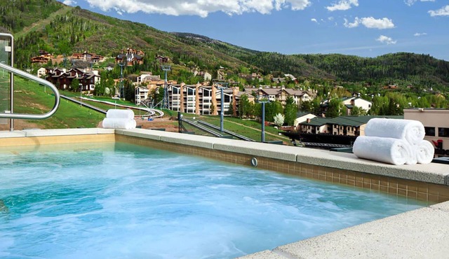 𝐅𝐢𝐧𝐝𝐢𝐧𝐠 𝐌𝐞𝐢𝐥𝐢’𝐬 SKI-IN/SKI-OUT Sheraton Steamboat Resort +Amenities