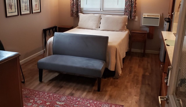 Finely Crafted Studio Apartment In The Heart Of Old Town