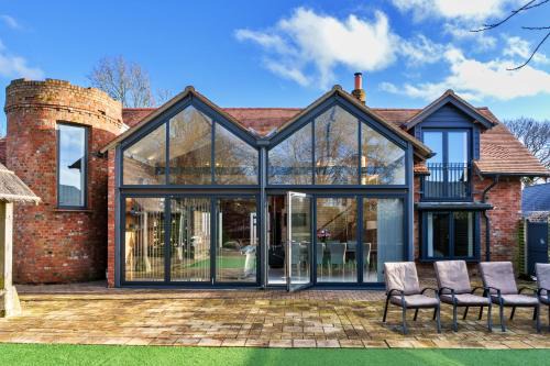 Finest Retreats - Big Barn at Dairy Cottages