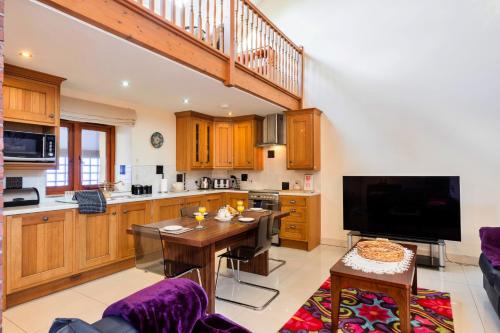 Finest Retreats - Cob Barn, Great Houndbeare Farm