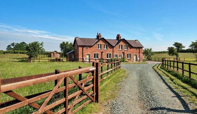 Finest Retreats - Fox and Hare