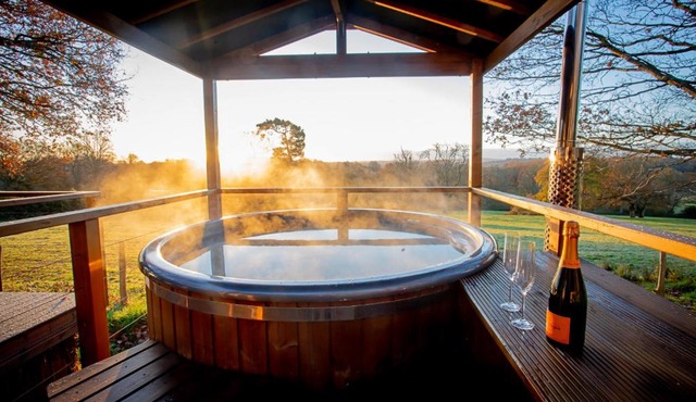 Finest Retreats - Knole Luxury Dome