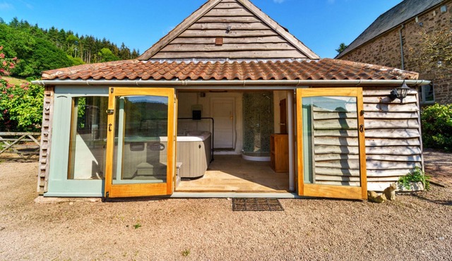 Finest Retreats | Porcupine Point - Exotic Animal Sanctuary