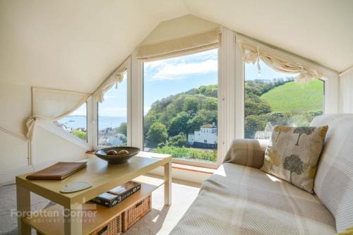 Finest Retreats - Upper Deck