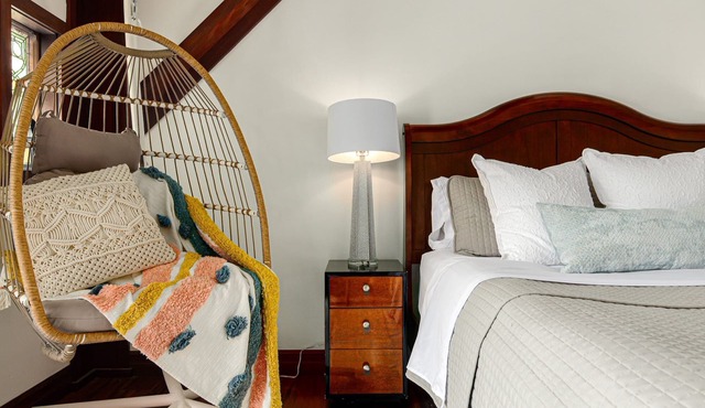 Finger Lakes Cottage at New Park - sleeps up to 4, dog friendly