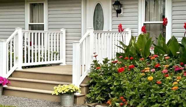 Finger Lakes Country Corner Cottage