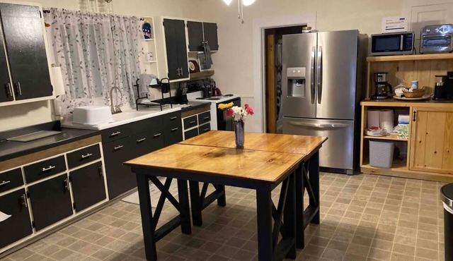 Finger Lakes Escape: Spacious 5-Bedroom Retreat in Canandaigua