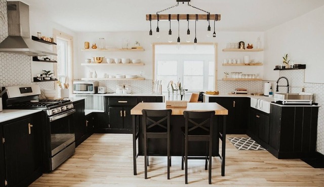 Finger Lakes Renovated Farmhouse + Maple Farm!