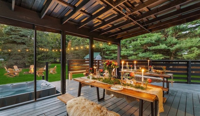 FingerLakes! Hot Tub! LRG Home! Sleeps 14!