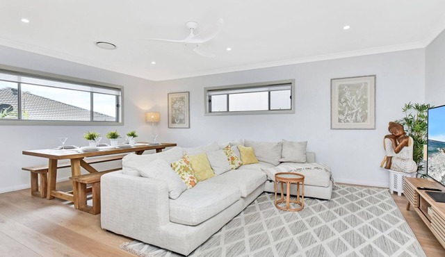 Finns at Caves Beach Resort