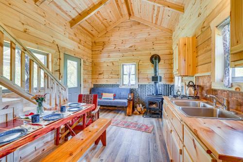 Fins and Flowers Lewiston Cabin with Trout Fishing!