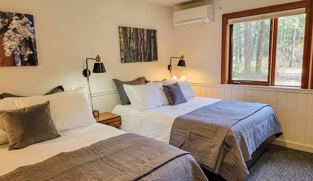 Fir - double queen bedroom at The Inn At Mazama