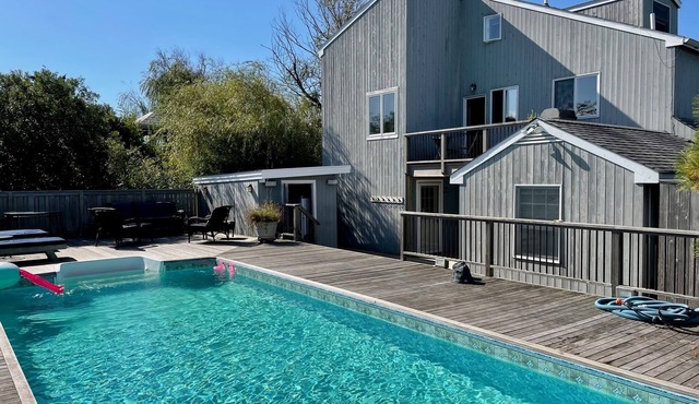 Fire Island beach house w pool, 4-BR 4-bath, spacious modern, beautiful views