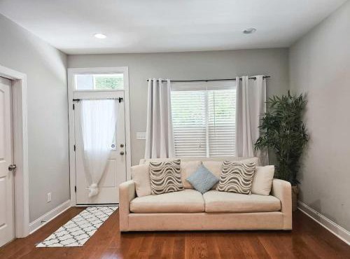 Fire Pit - 4 Min from UNC - 7 Min from Carrboro - Fast Wi-Fi