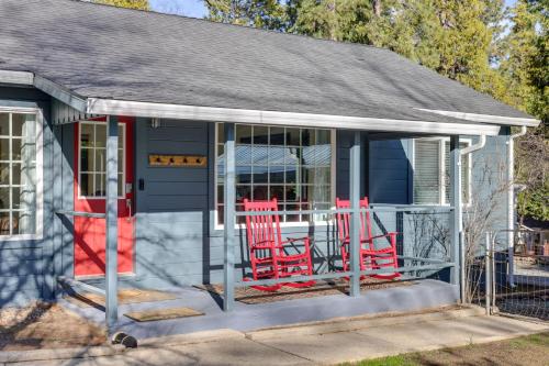 Fire Pit and Grill Retreat Between Arnold and Murphys