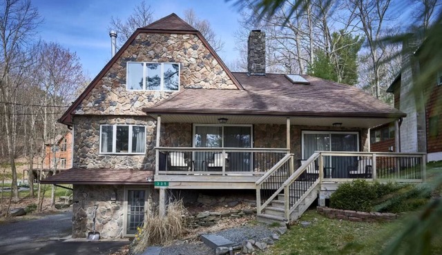 Fire Pit, Babbling Brook, Poker & Foosball at this 3br+ home