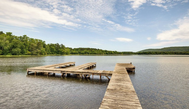 Fire Pit + BBQ: Lake Guntersville Family Home