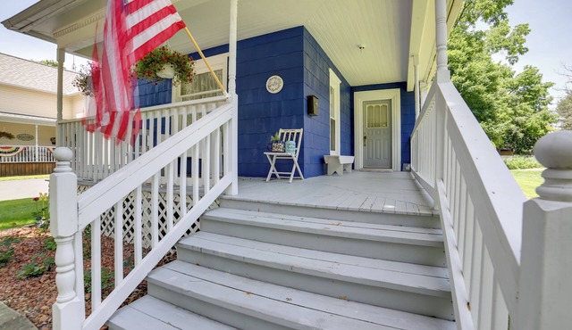 Fire Pit, BBQ & Yard: Family Home in Adrian