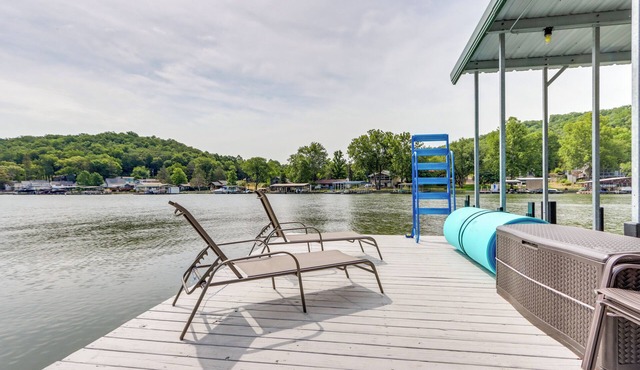 Fire Pit & Dock: Lake of the Ozarks Retreat!