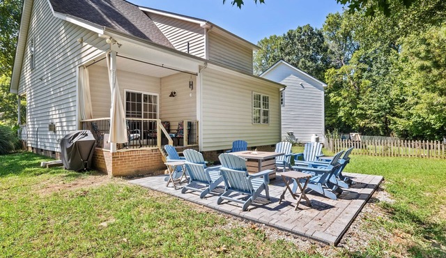 *Fire Pit *Fenced Yard *Near Downtown