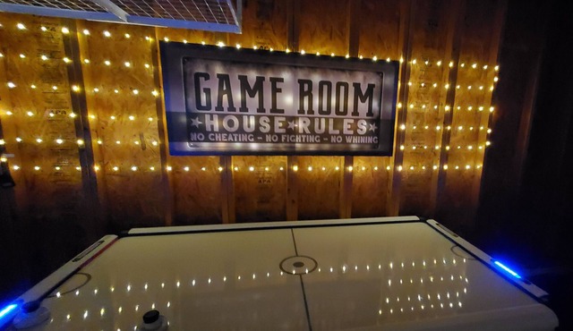 Fire Pit, Game Room, Pond Access!!